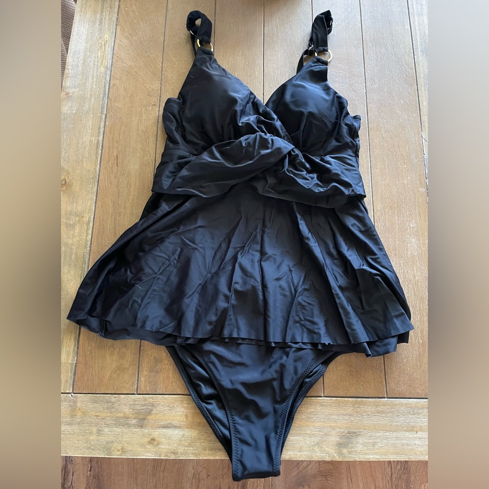 Blooming Jelly black tankini, size L